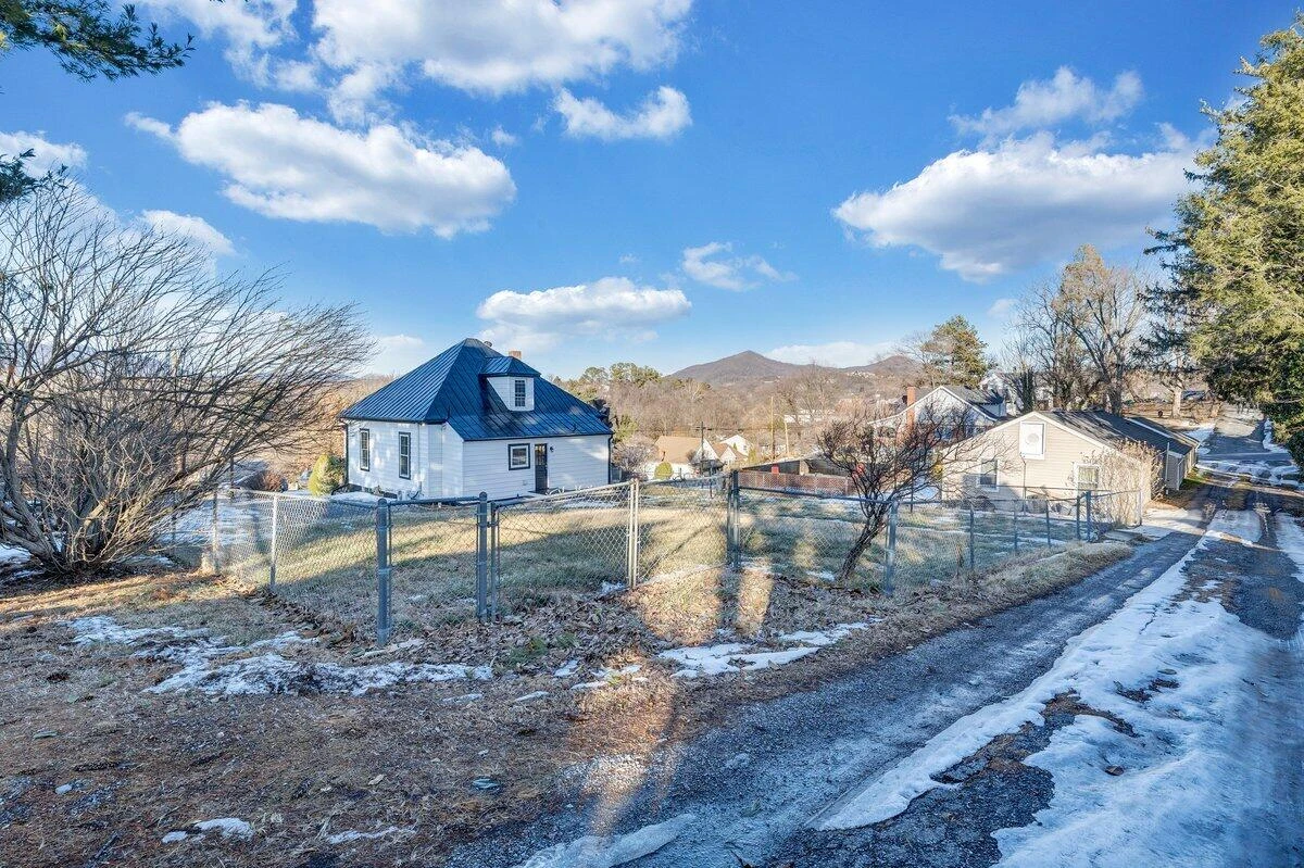 411 W Cleveland AVE - Photo 42