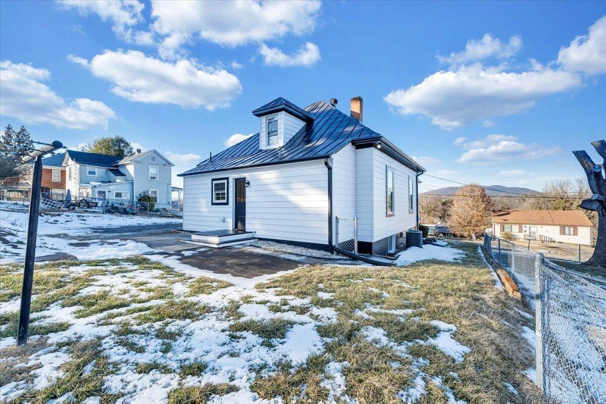 411 W Cleveland AVE - Photo 45