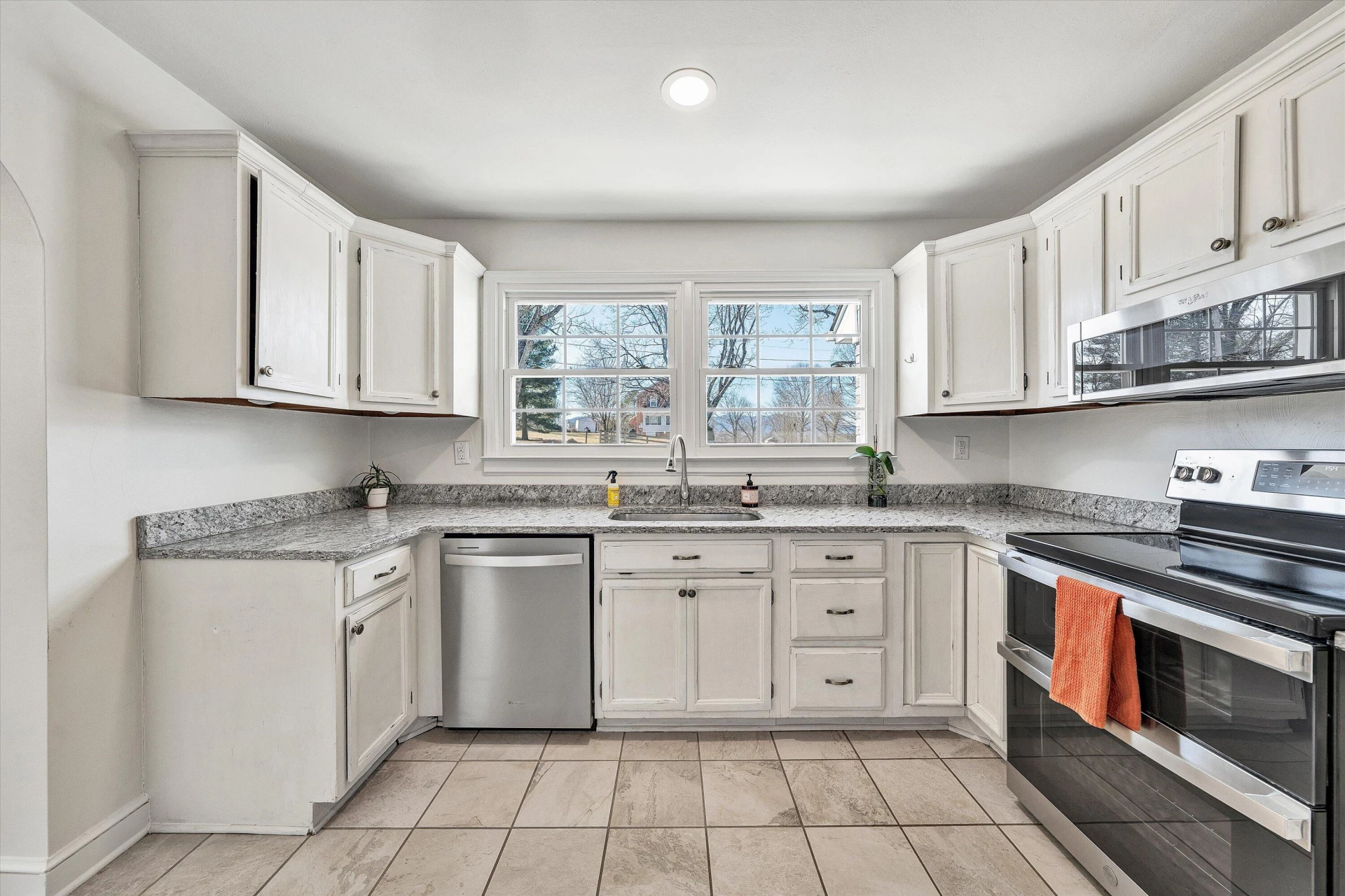 2616 Hollowdale DR - Photo 17