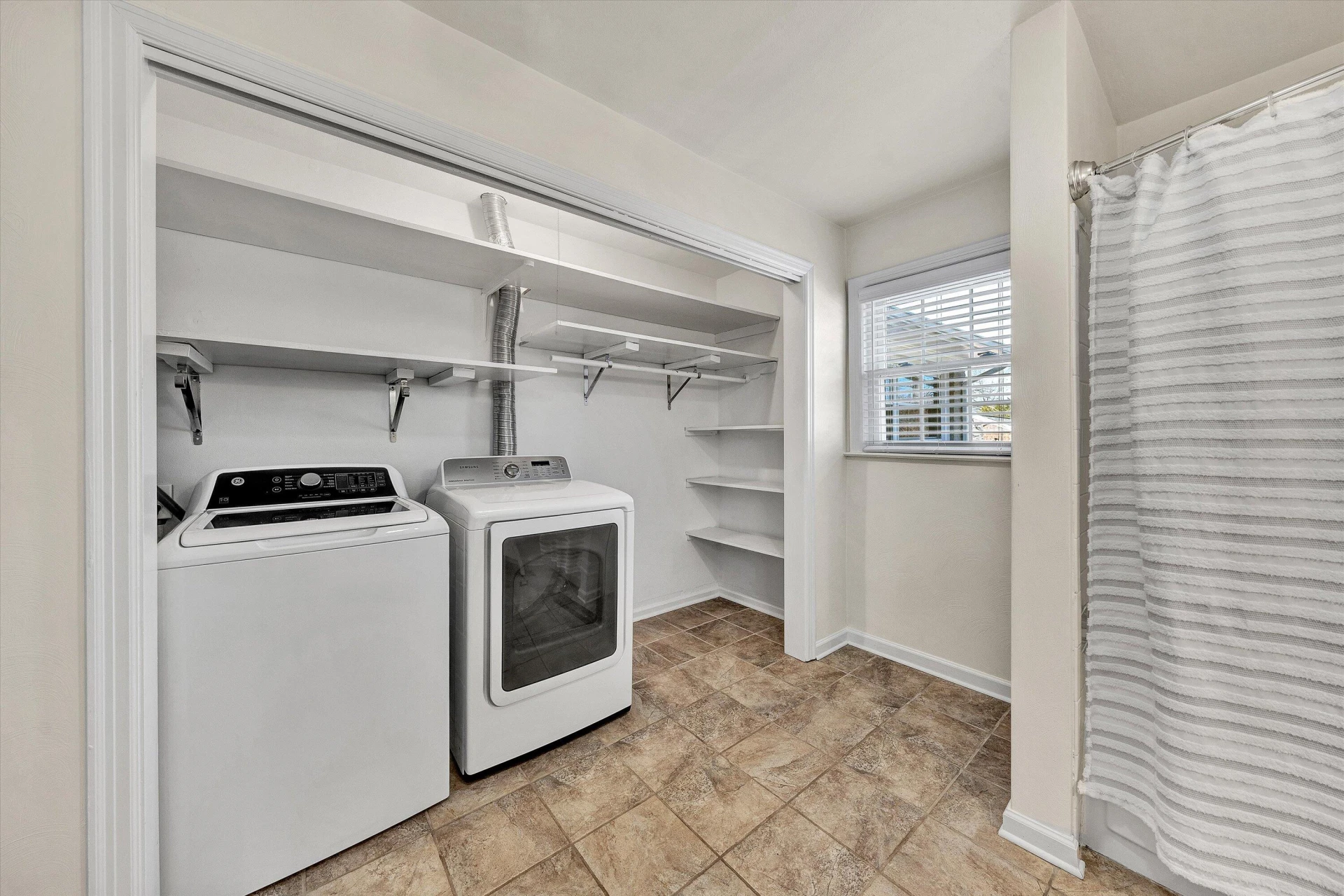 2616 Hollowdale DR - Photo 25