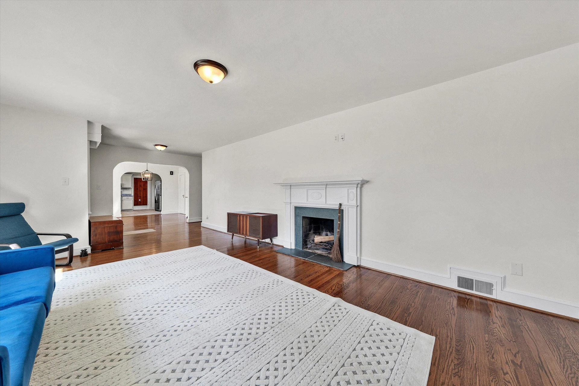 2616 Hollowdale DR - Photo 9