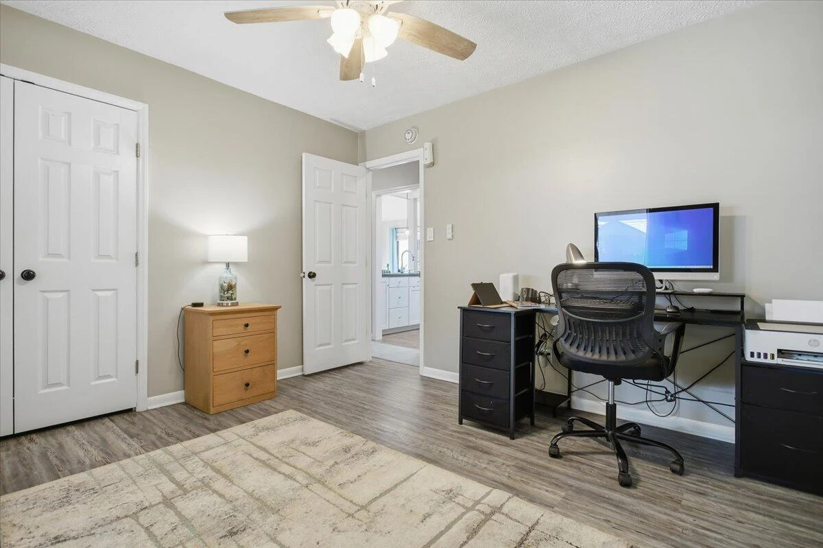 128 Huntington RD - Photo 29