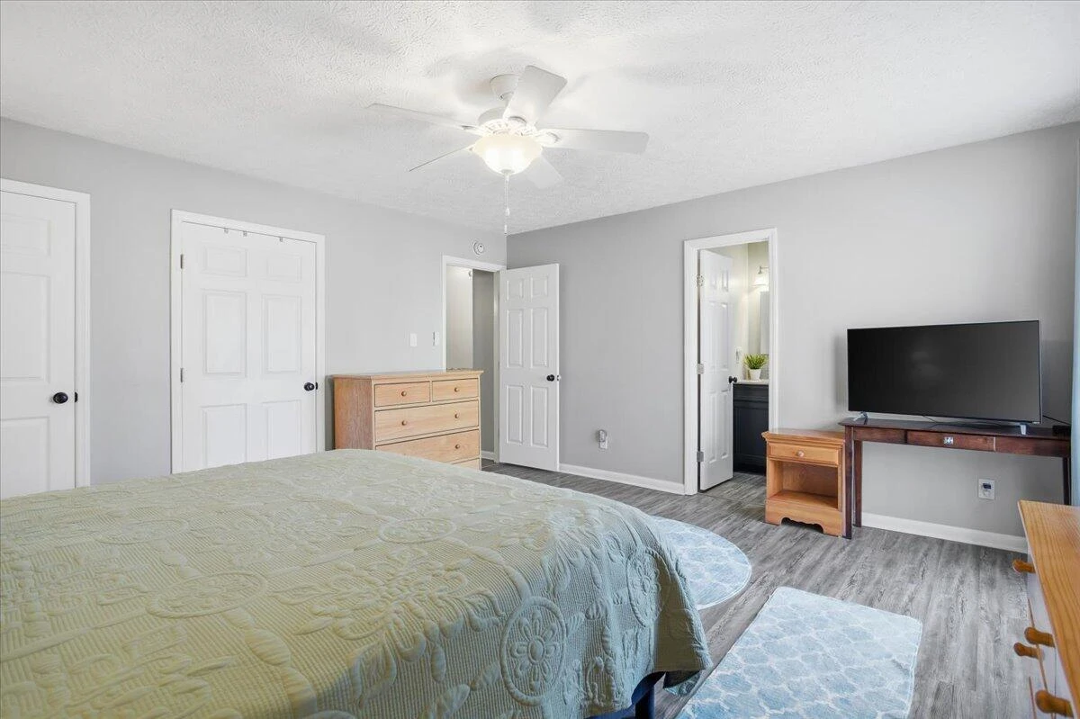 128 Huntington RD - Photo 37