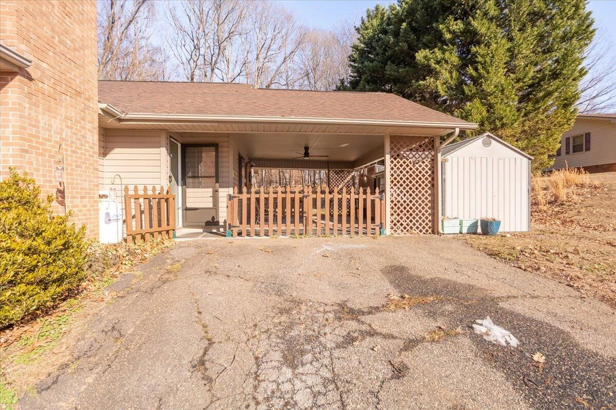 128 Huntington RD - Photo 7