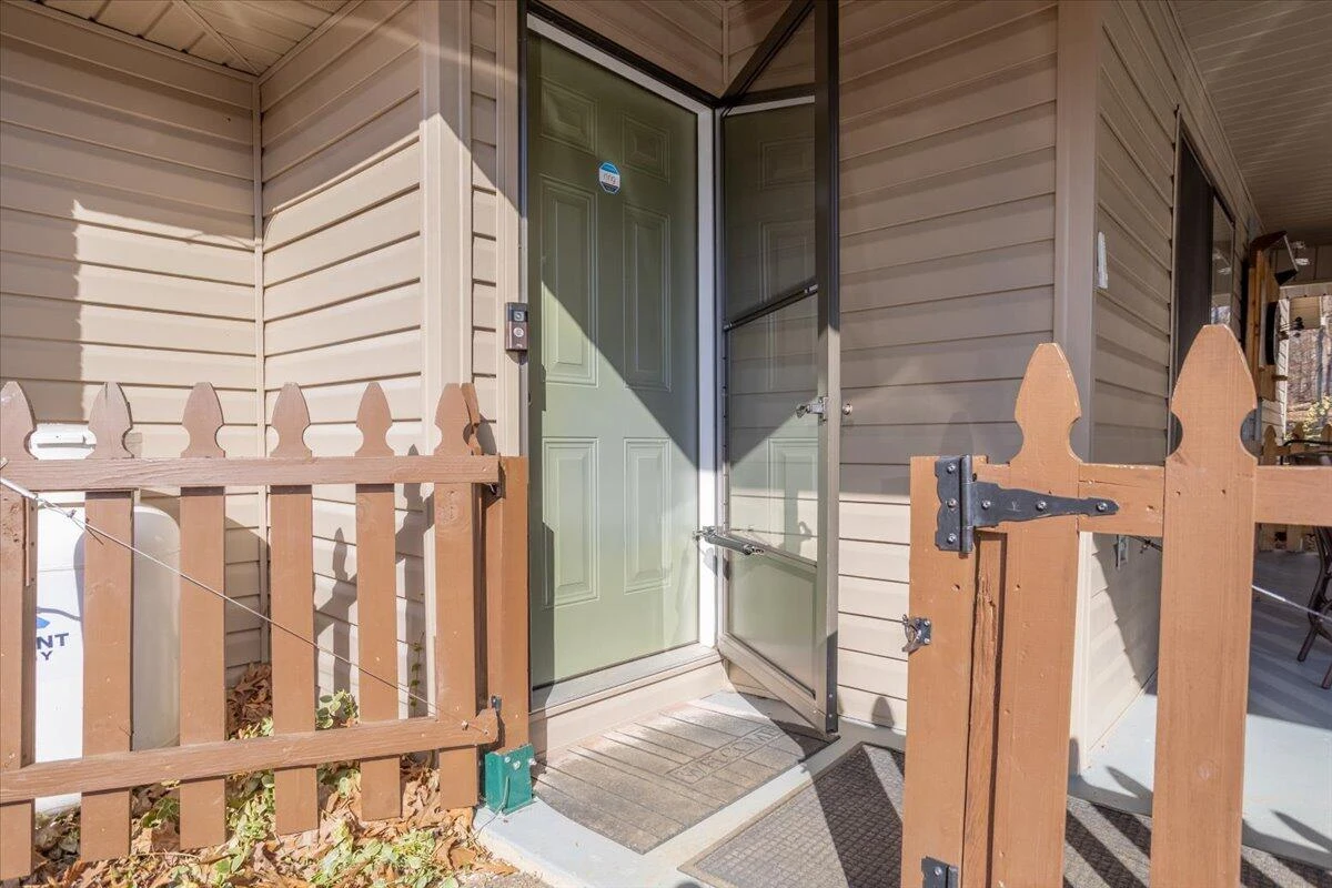 128 Huntington RD - Photo 8