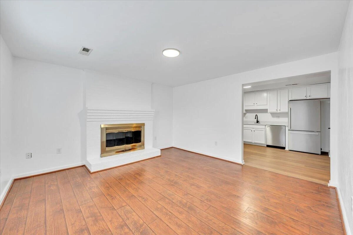 441 Aragona DR - Photo 14