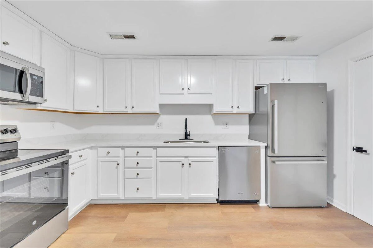 441 Aragona DR - Photo 18
