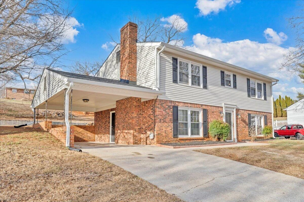 441 Aragona DR - Photo 3