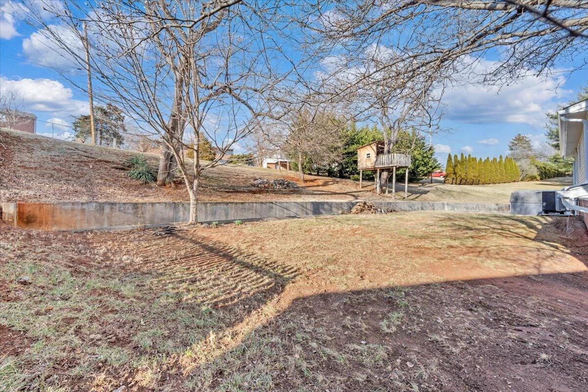 441 Aragona DR - Photo 40