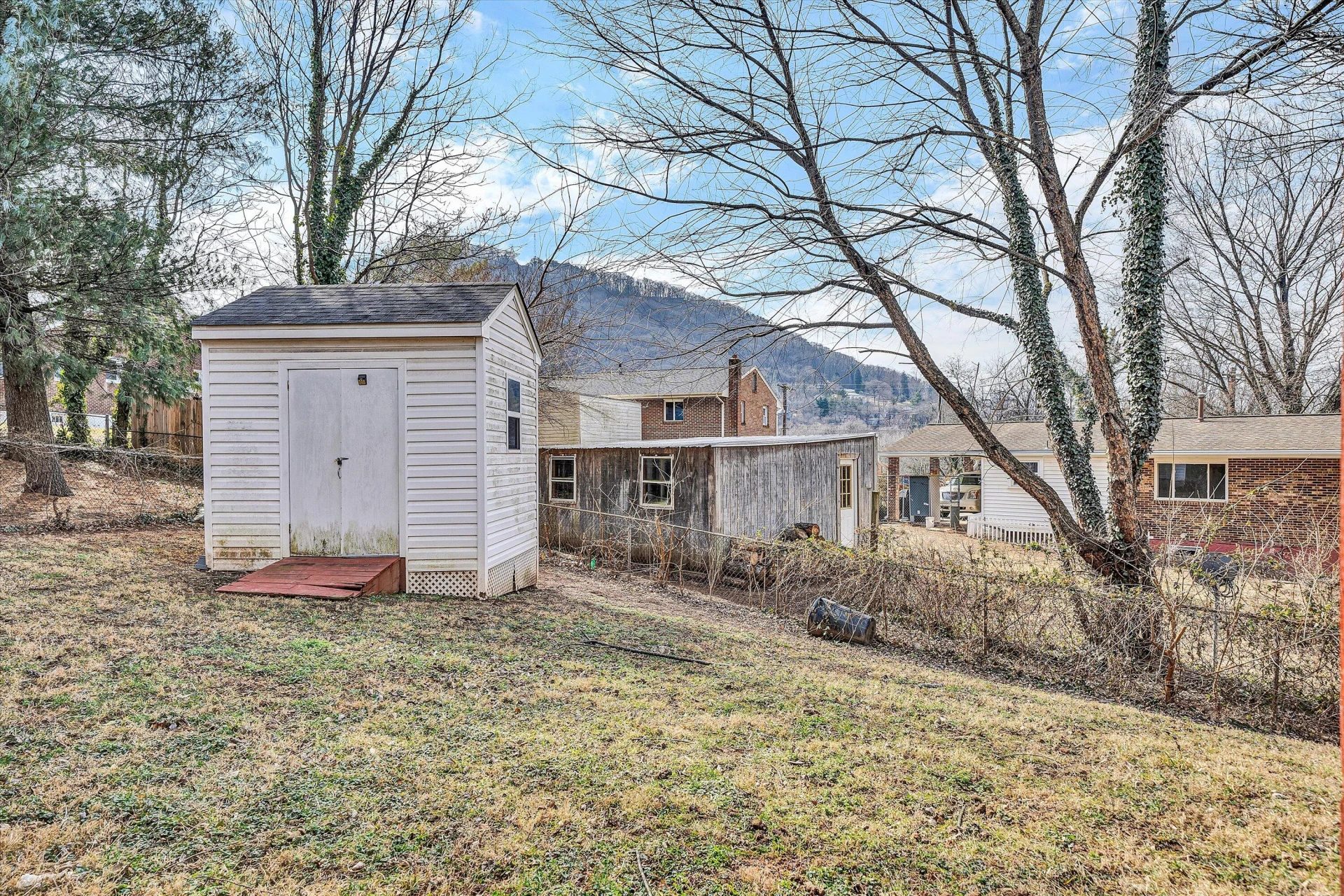 1401 Morehead AVE SE - Photo 22