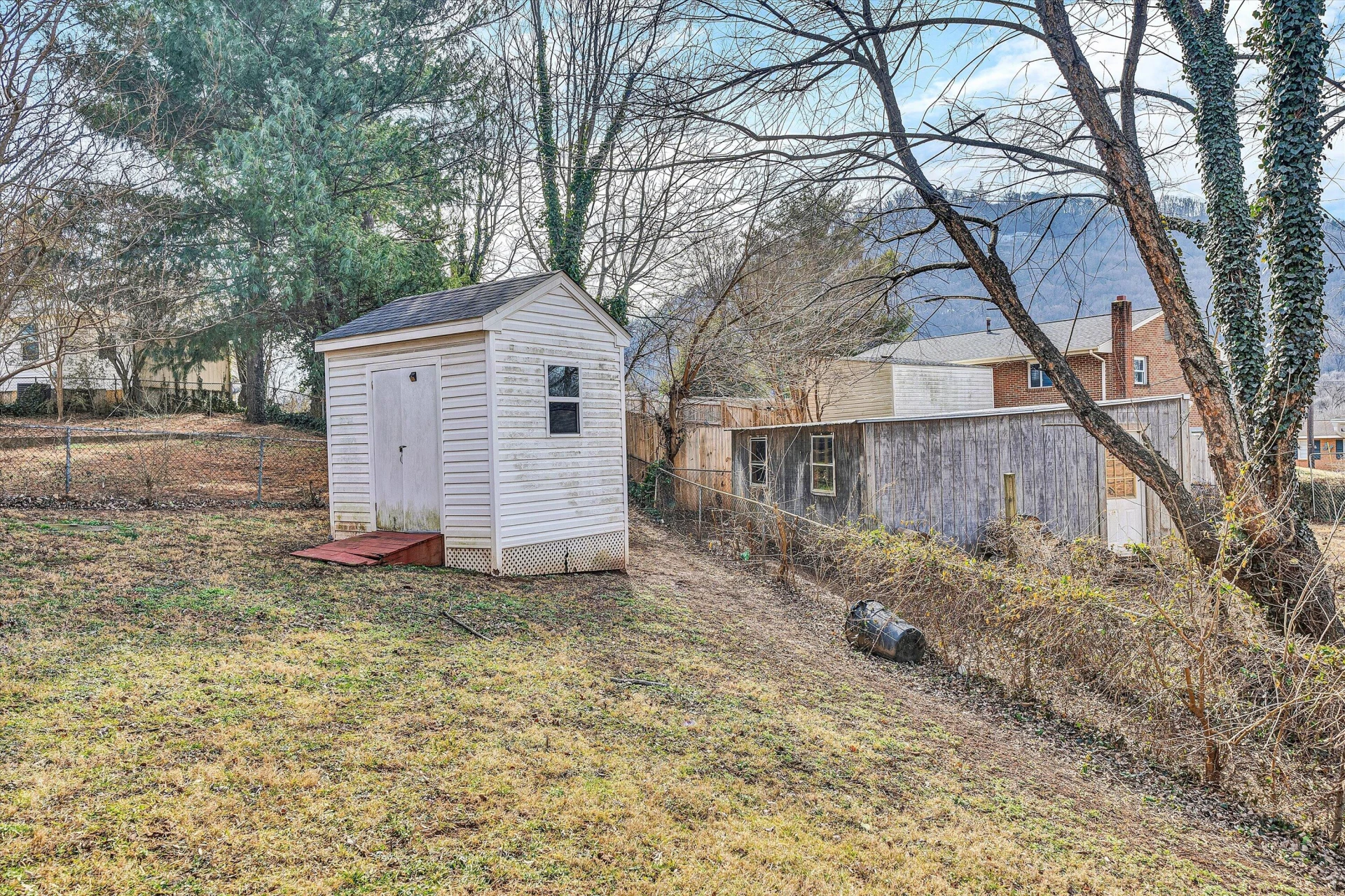 1401 Morehead AVE SE - Photo 24
