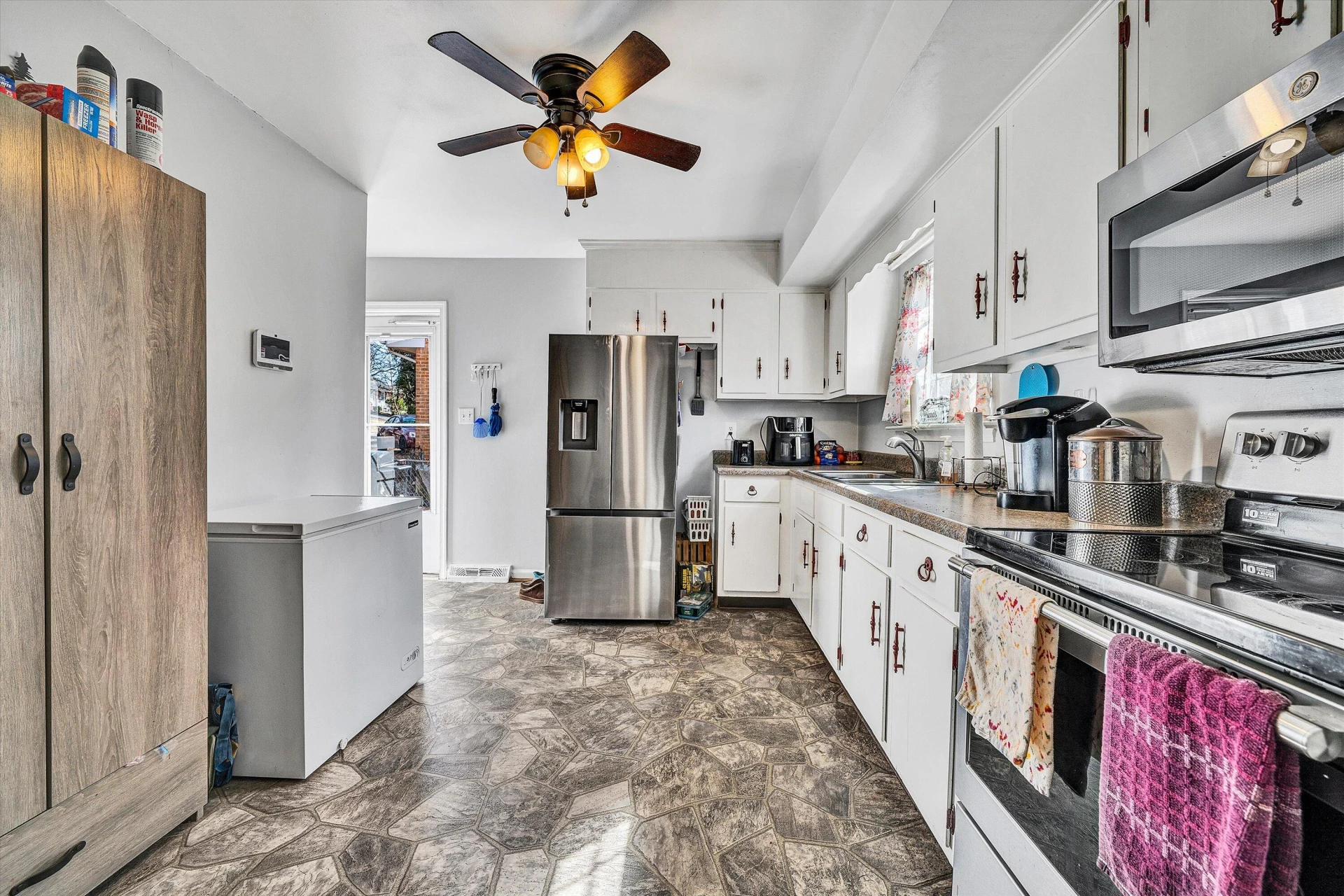 1401 Morehead AVE SE - Photo 8