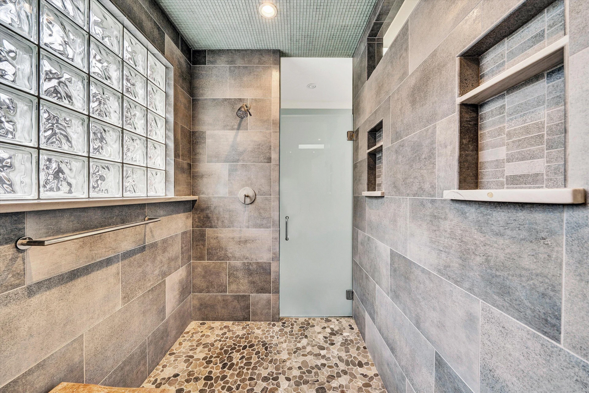 2609 Stanley AVE SE - Photo 45