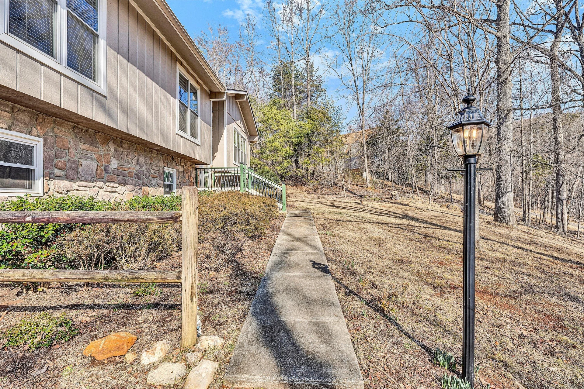 221 Summer CIR - Photo 13