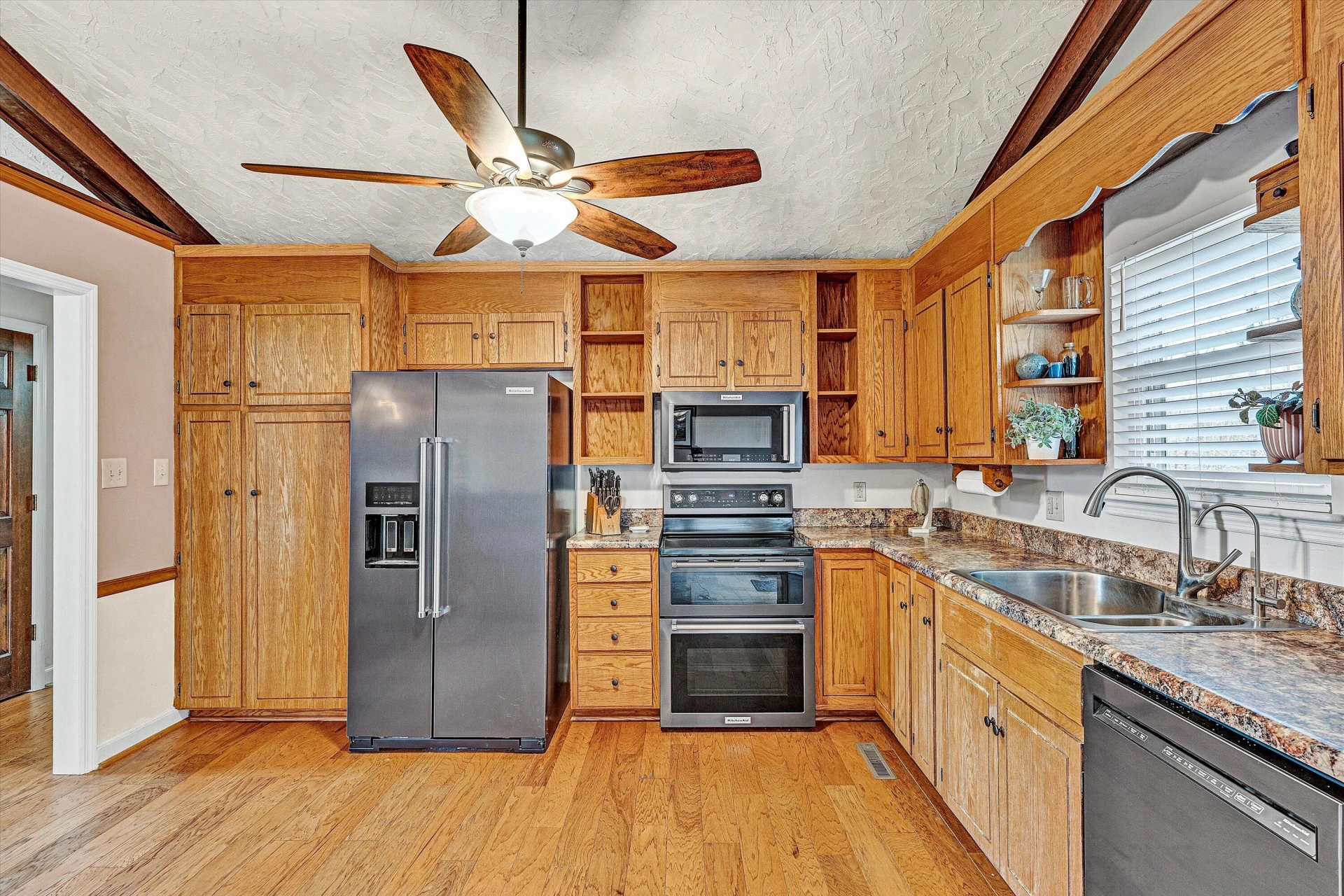 221 Summer CIR - Photo 22