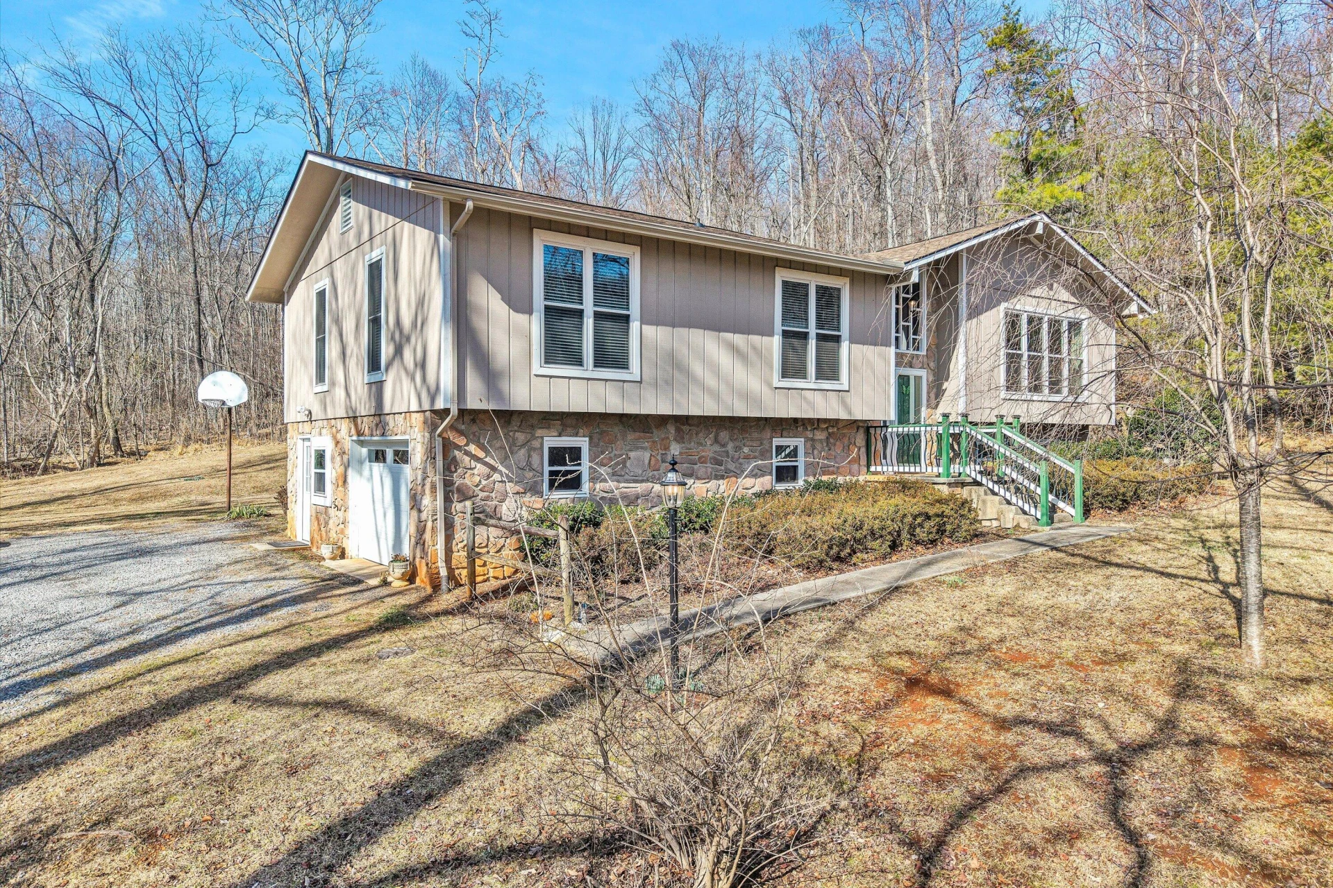 221 Summer CIR - Photo 9