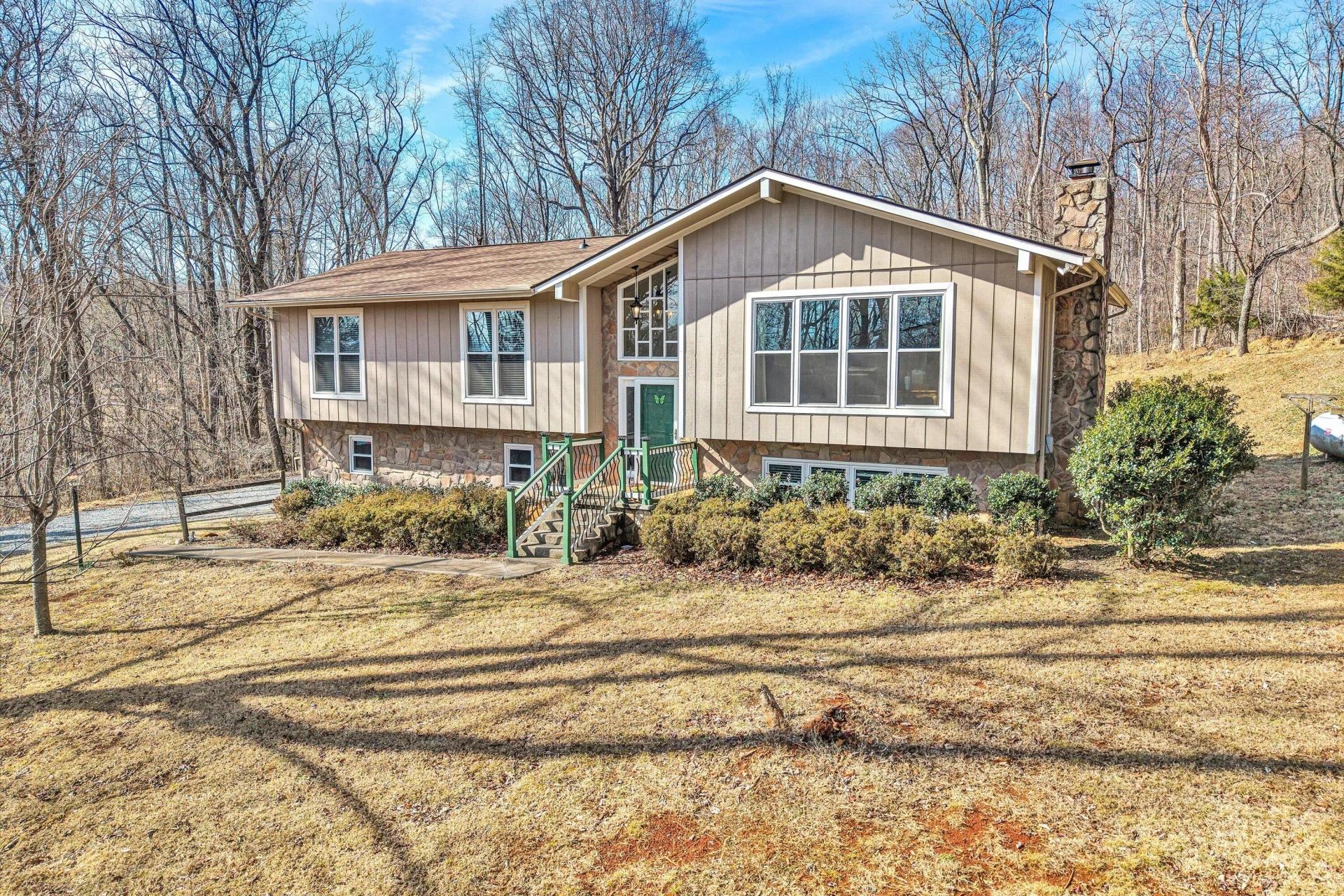 221 Summer CIR - Photo 10