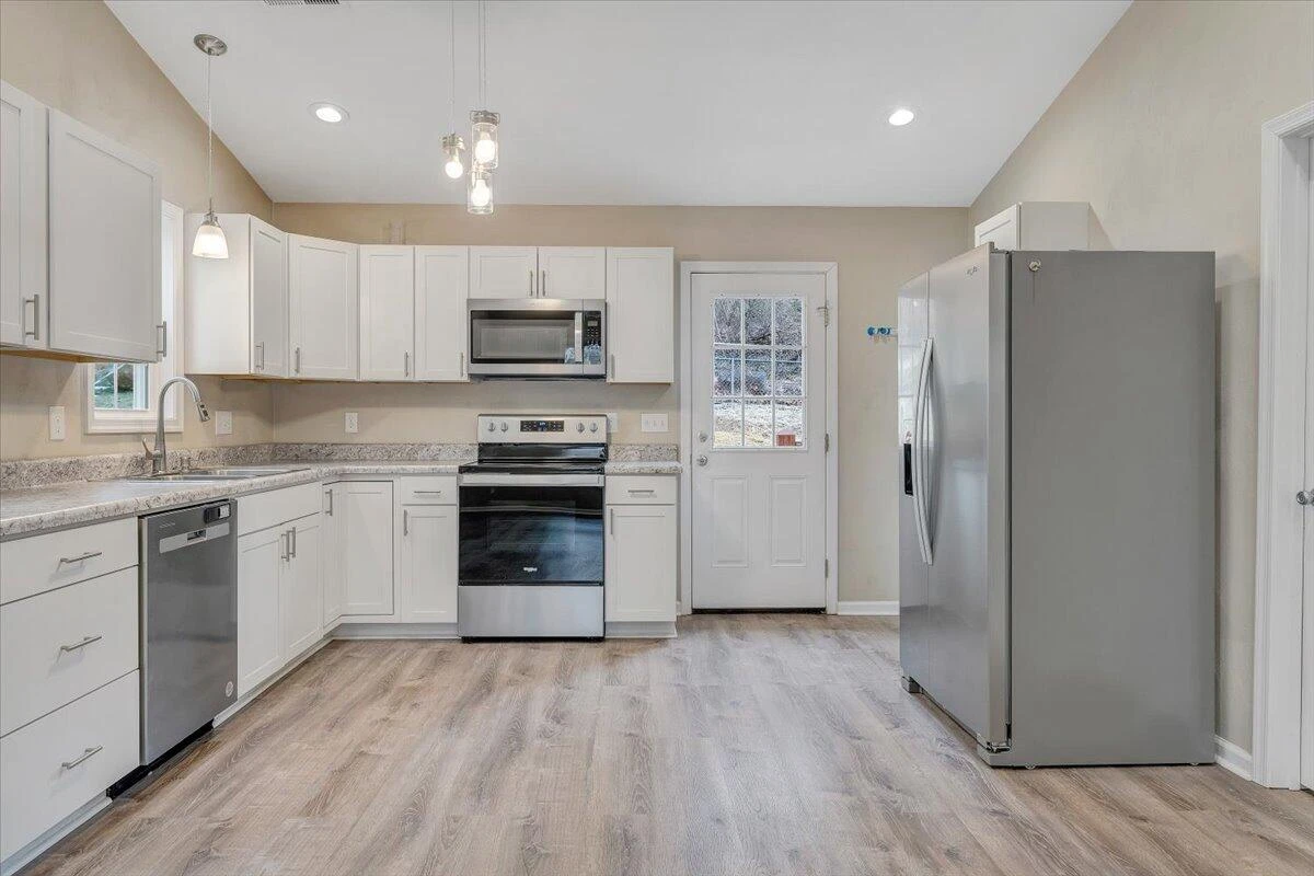1427 Varnell AVE NE - Photo 12