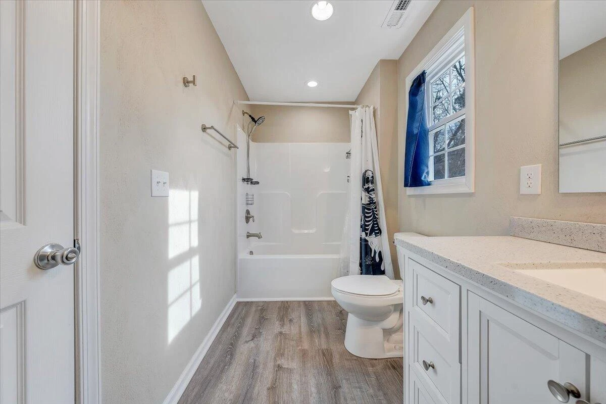 1427 Varnell AVE NE - Photo 19