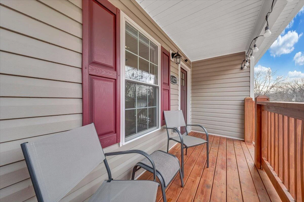 1427 Varnell AVE NE - Photo 3
