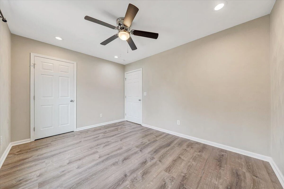 1427 Varnell AVE NE - Photo 21