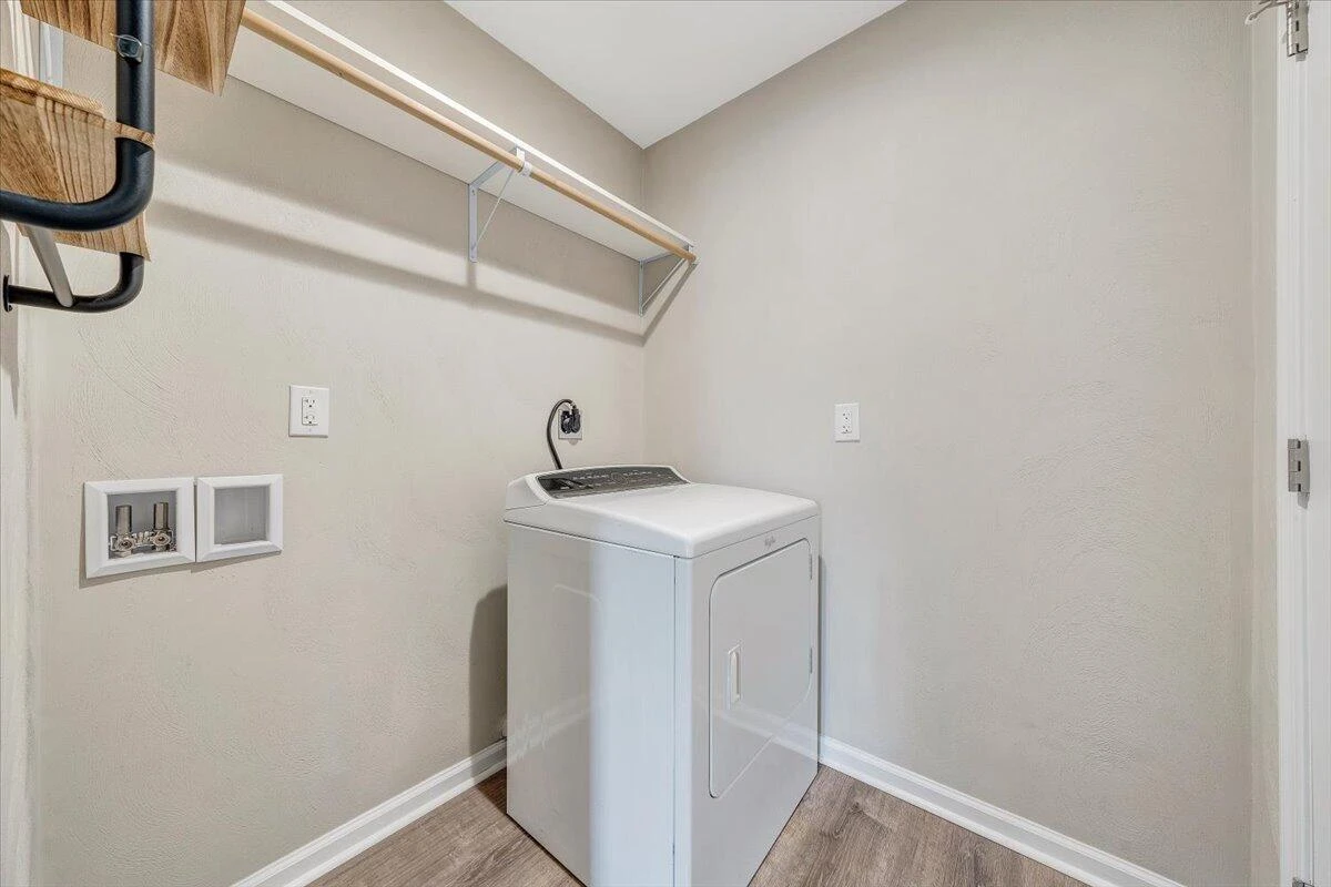 1427 Varnell AVE NE - Photo 22