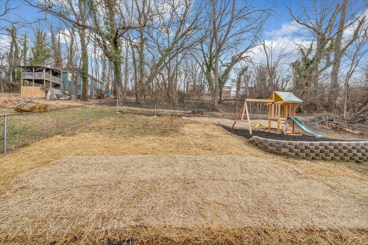 1427 Varnell AVE NE - Photo 26
