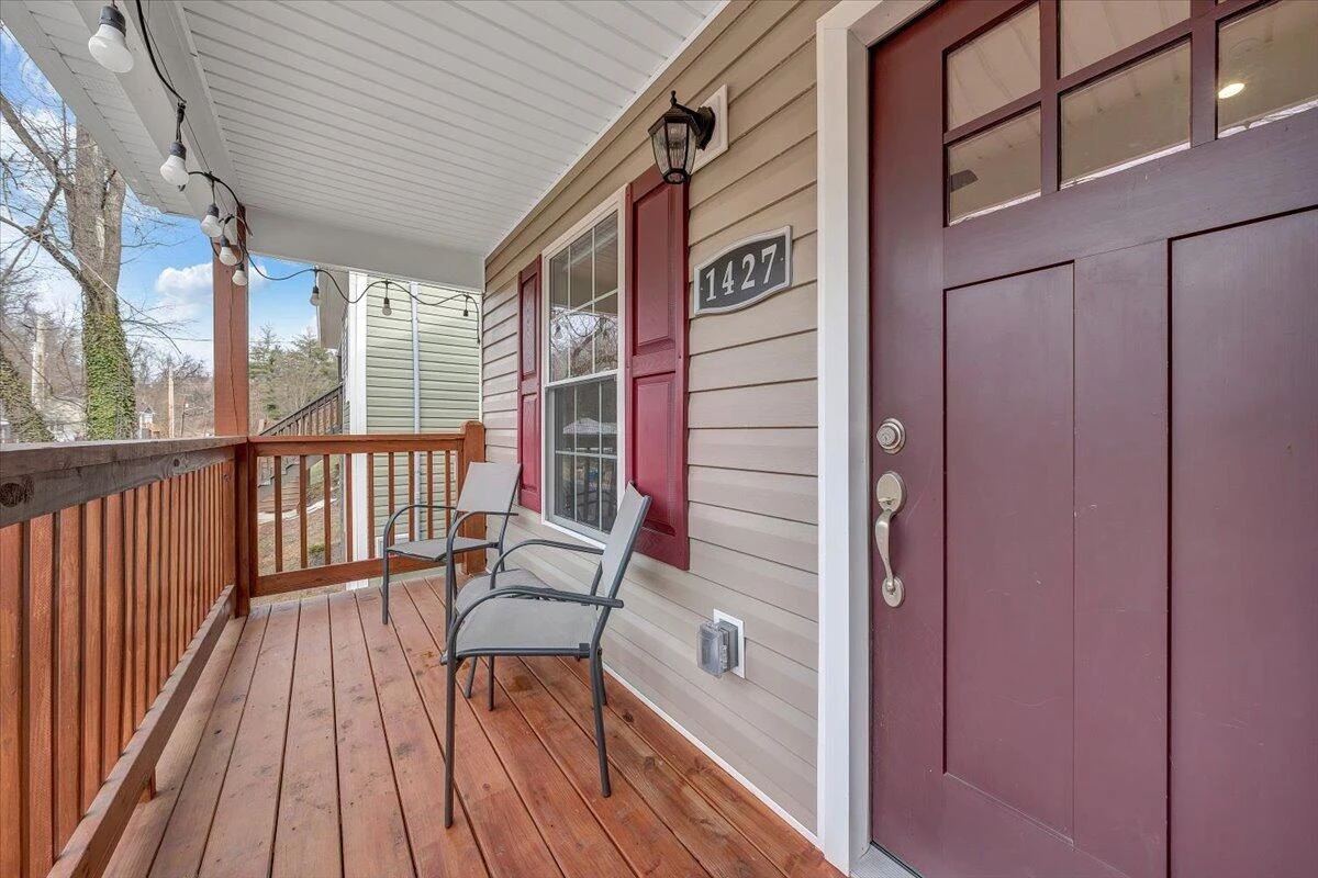 1427 Varnell AVE NE - Photo 4
