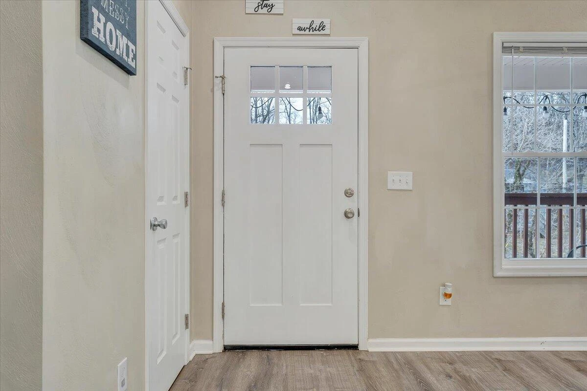 1427 Varnell AVE NE - Photo 5