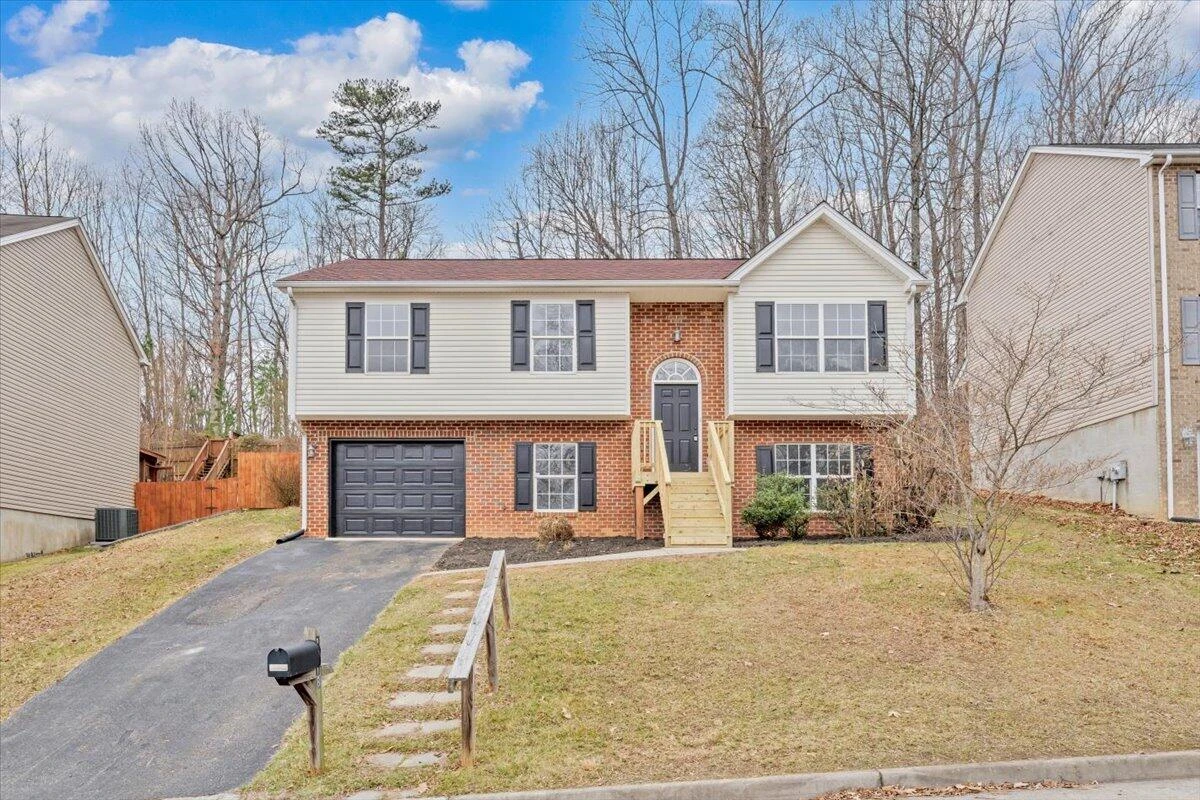 1718 Connors Run
