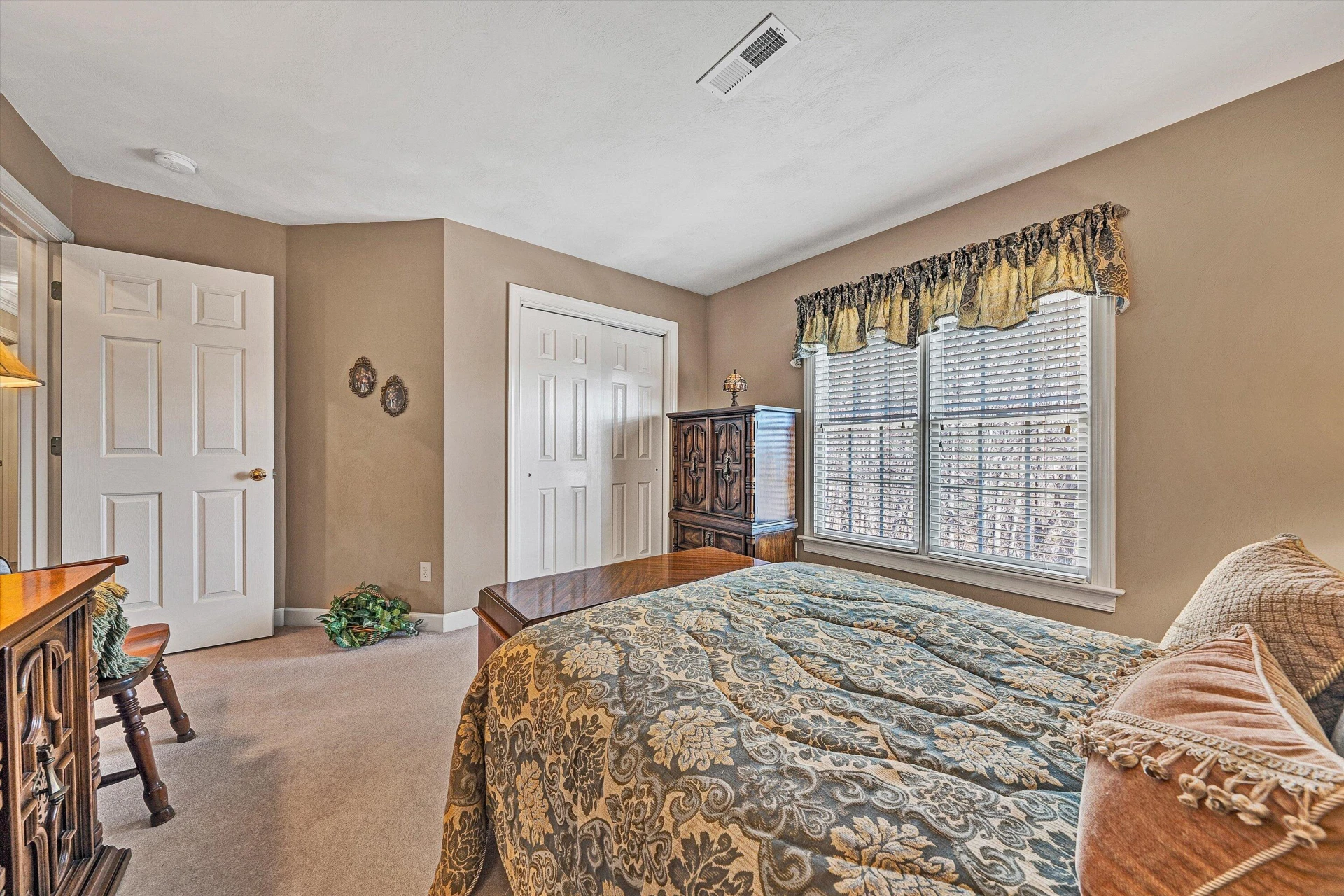 5852 Salisbury DR - Photo 42