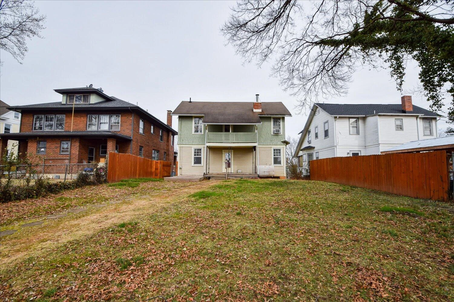 1906 Oxford AVE SW - Photo 2