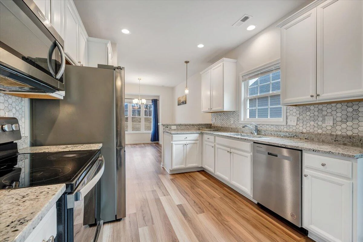 2044 Heys LN - Photo 10