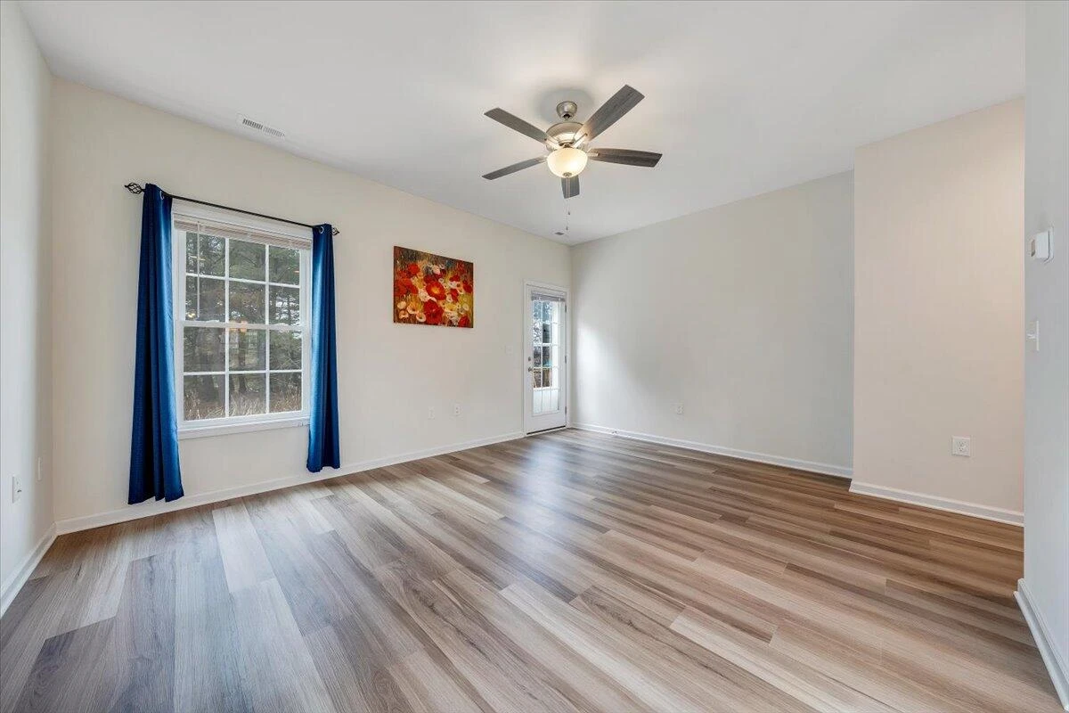 2044 Heys LN - Photo 12