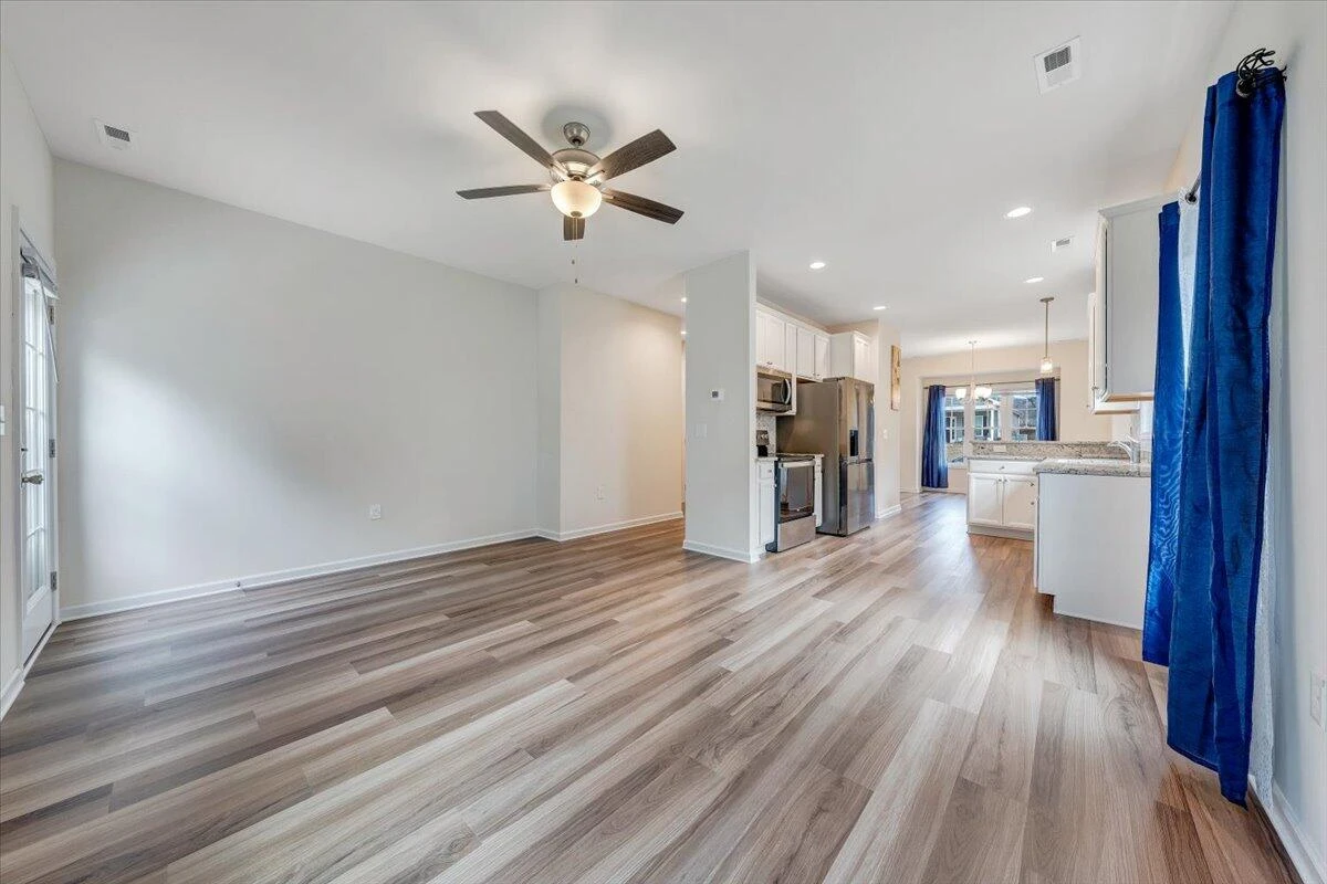 2044 Heys LN - Photo 13