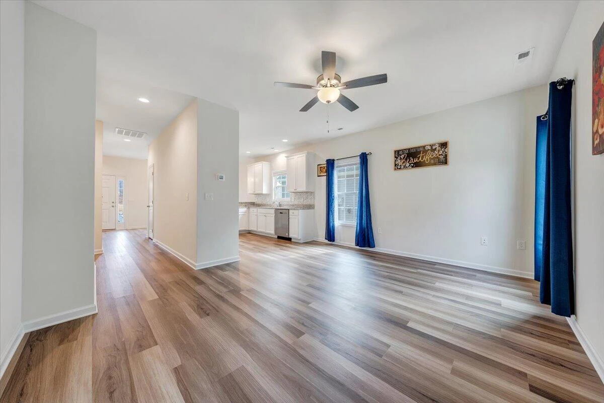 2044 Heys LN - Photo 14