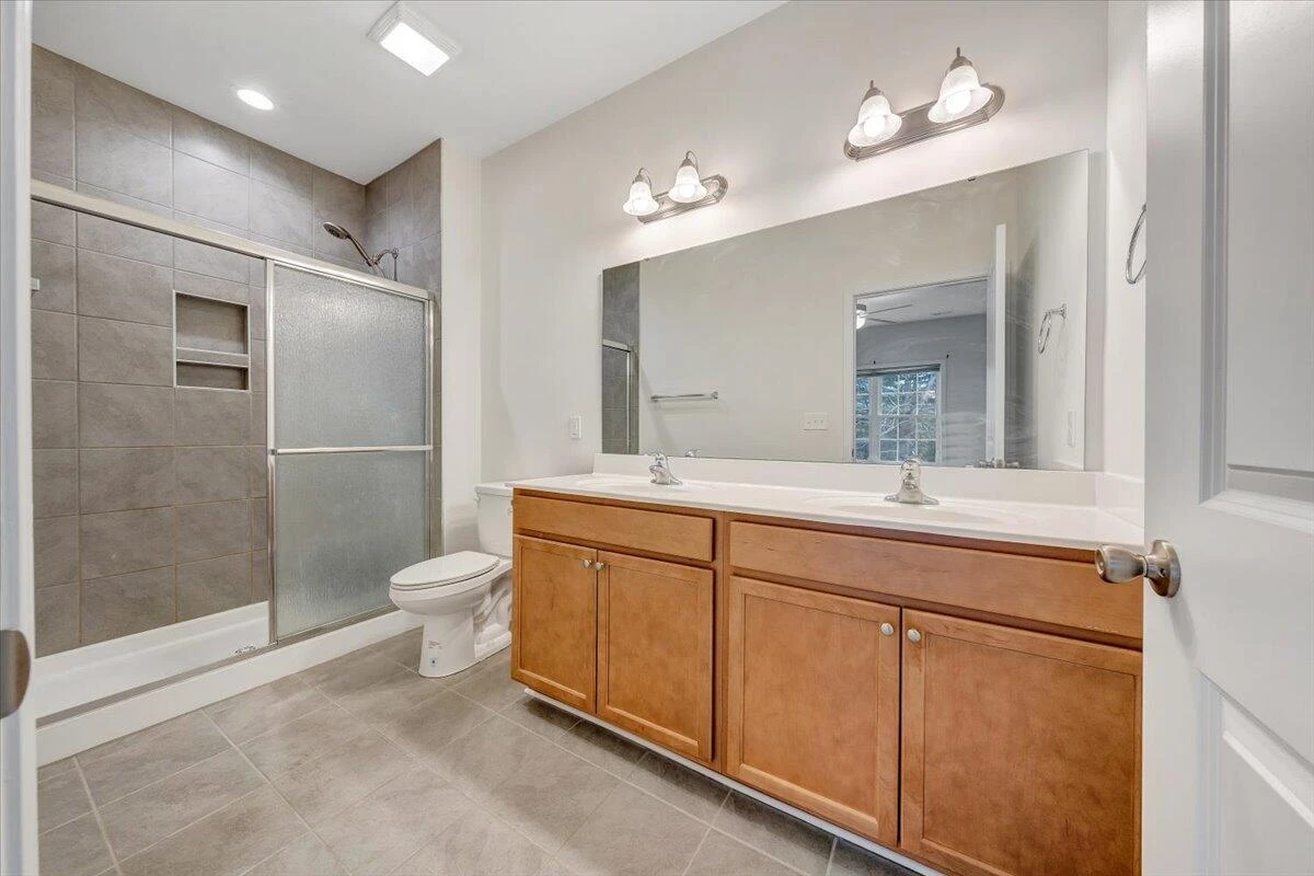 2044 Heys LN - Photo 18