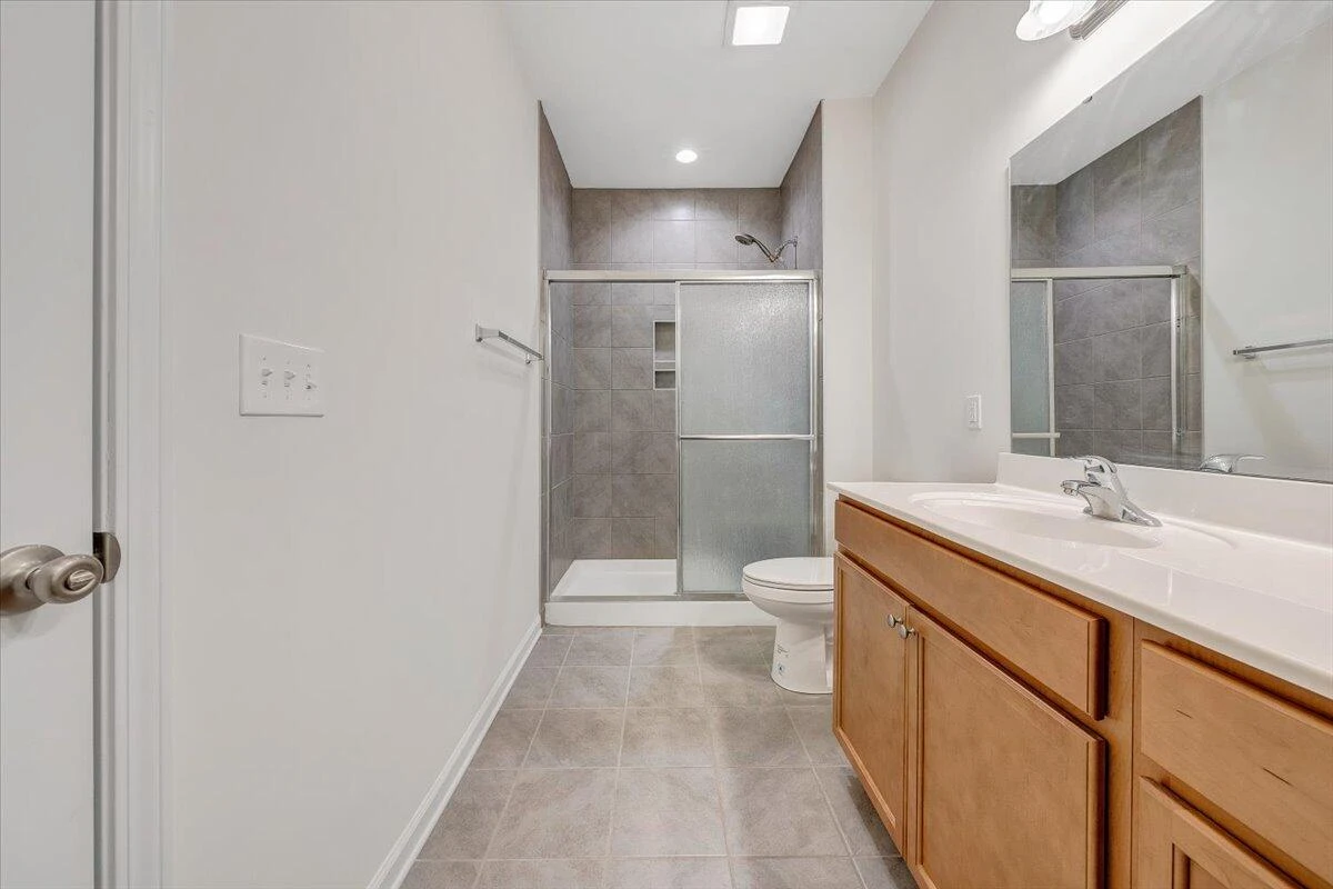 2044 Heys LN - Photo 19