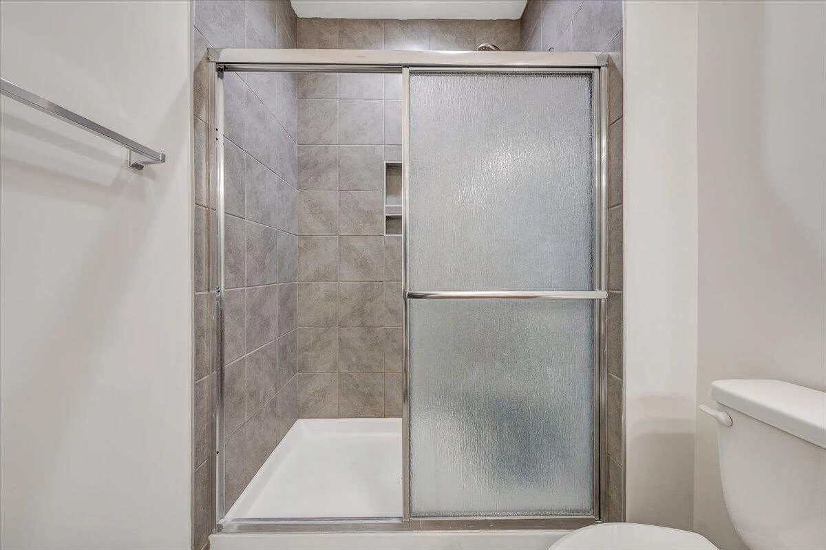 2044 Heys LN - Photo 20