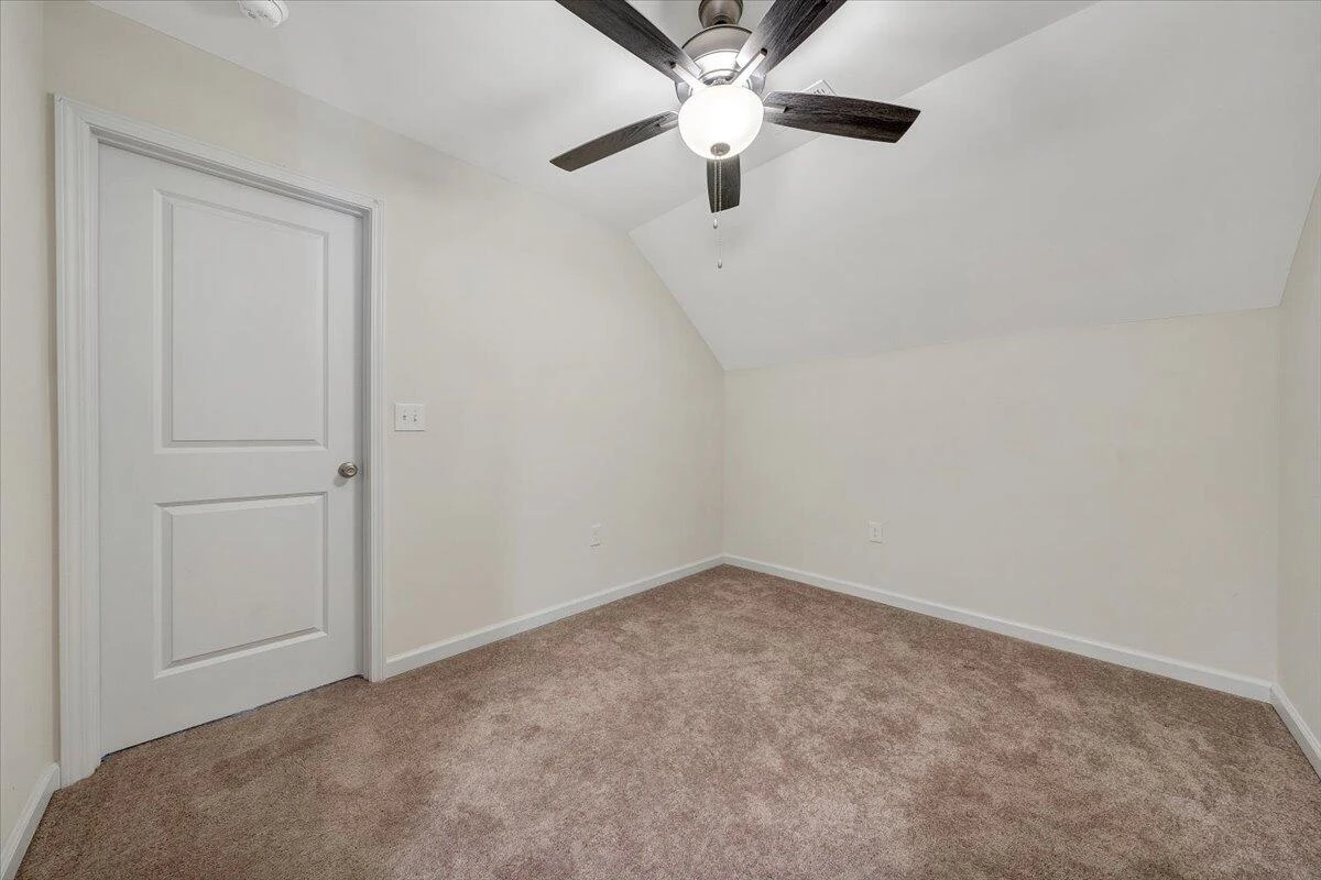2044 Heys LN - Photo 25
