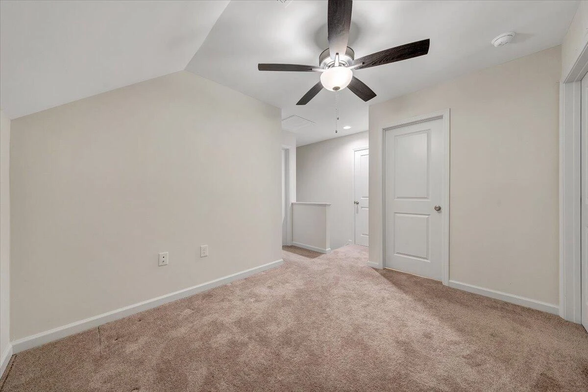 2044 Heys LN - Photo 26