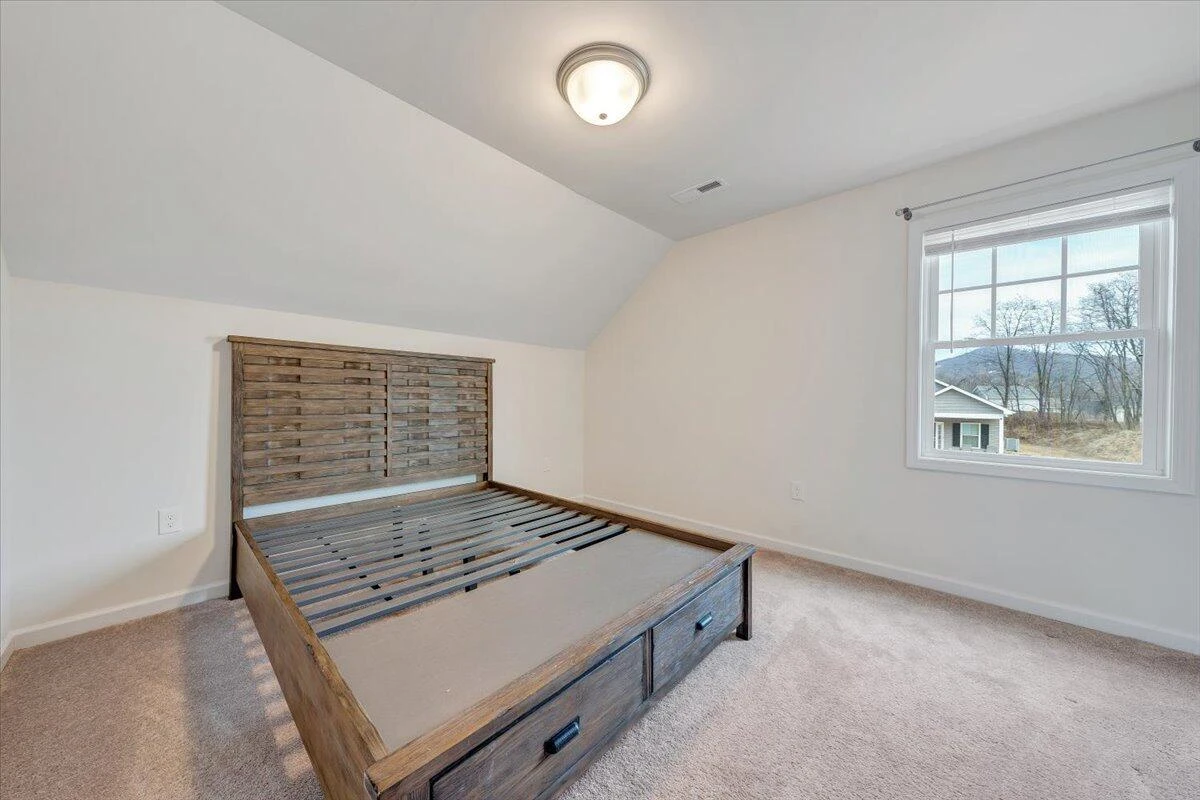 2044 Heys LN - Photo 27