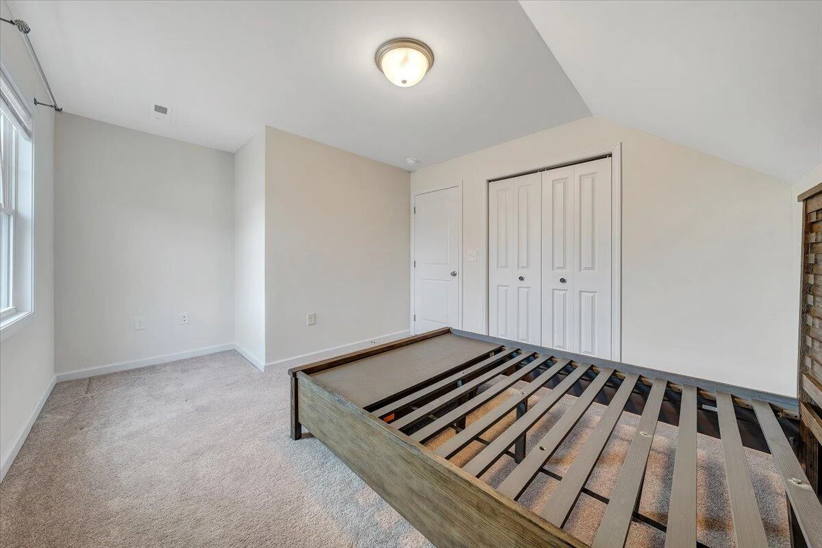 2044 Heys LN - Photo 28