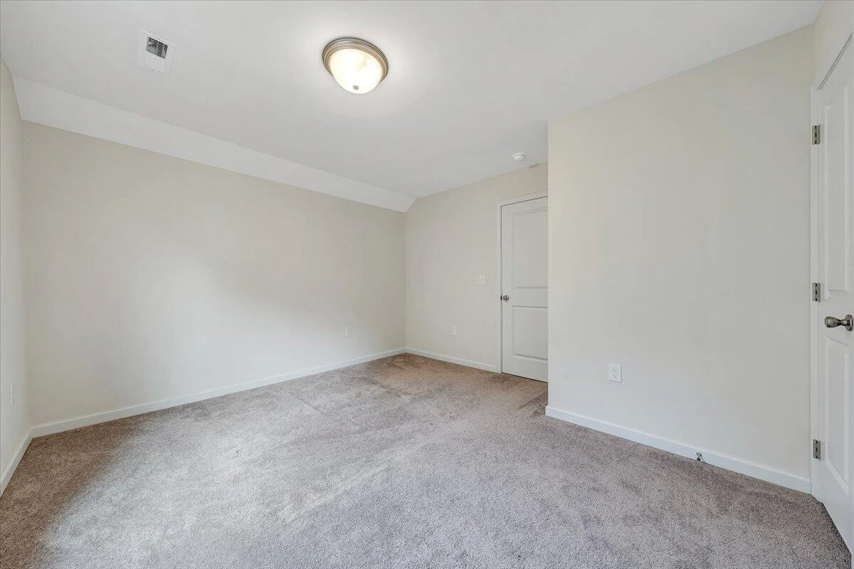 2044 Heys LN - Photo 30