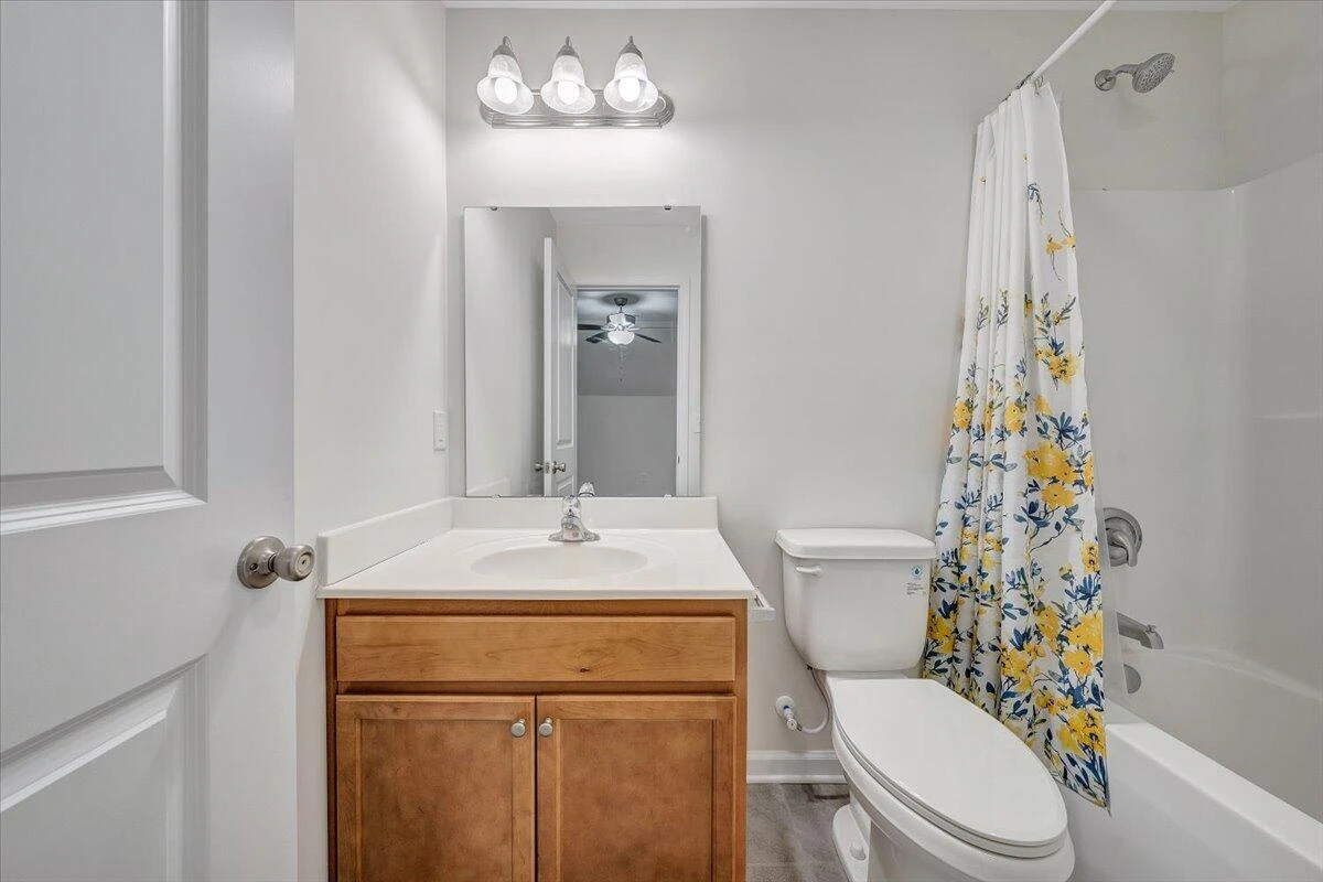 2044 Heys LN - Photo 32
