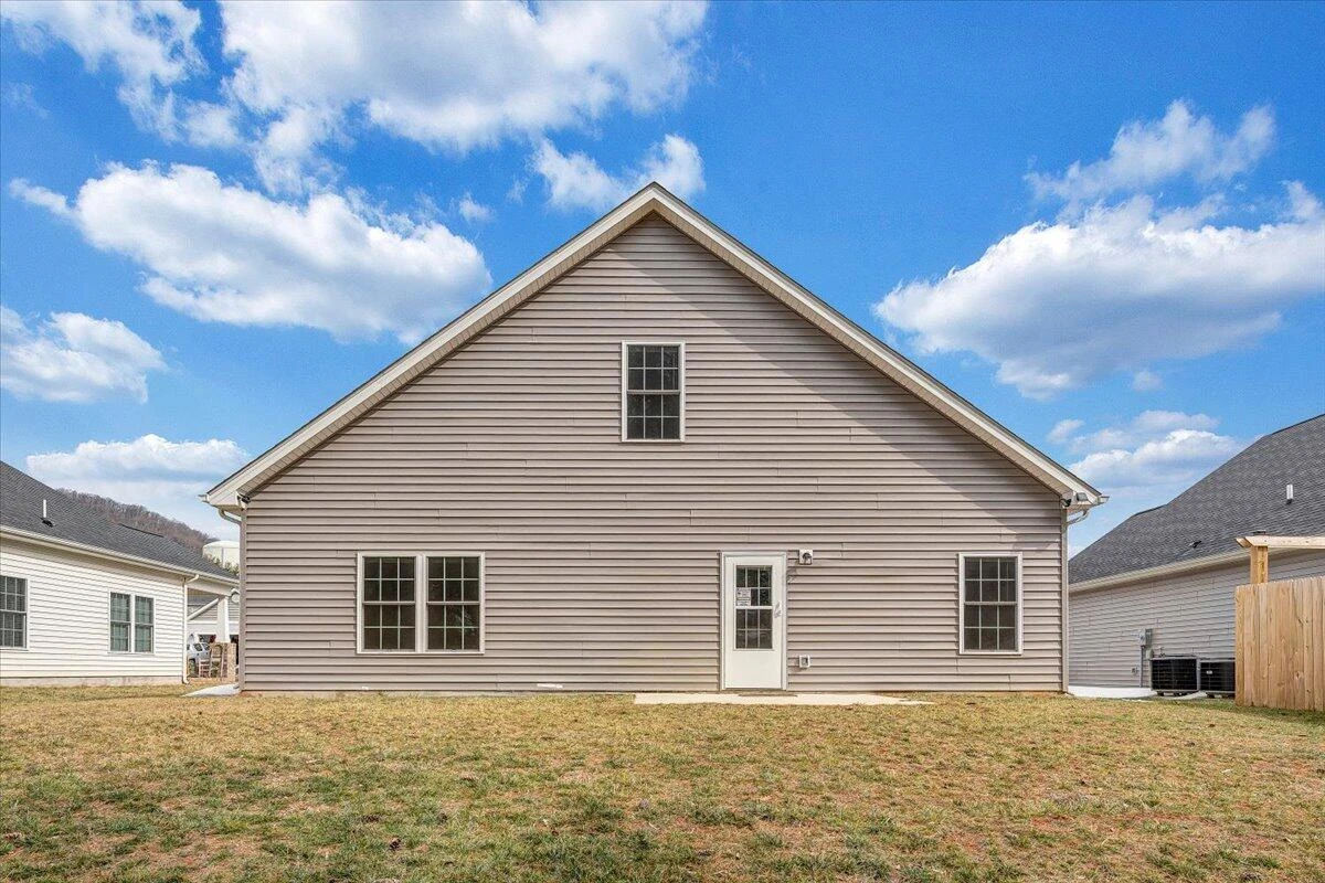 2044 Heys LN - Photo 37