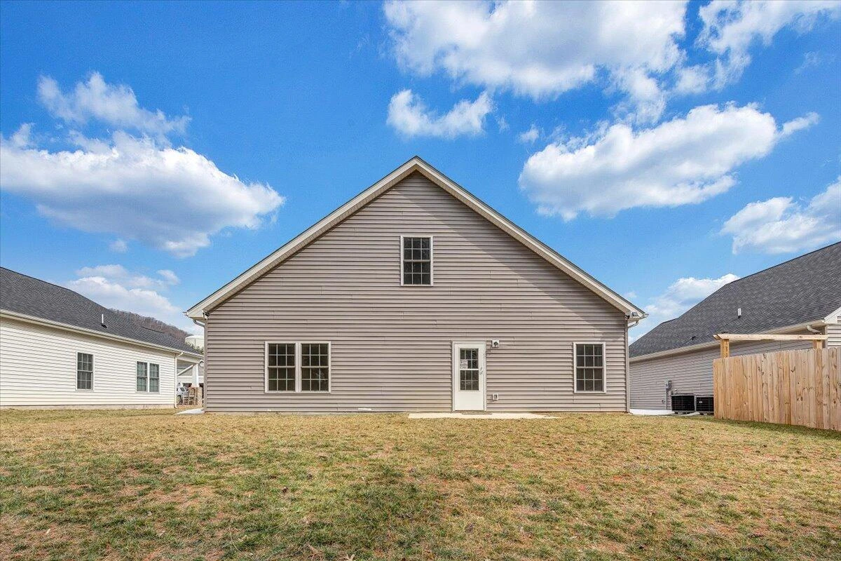 2044 Heys LN - Photo 38