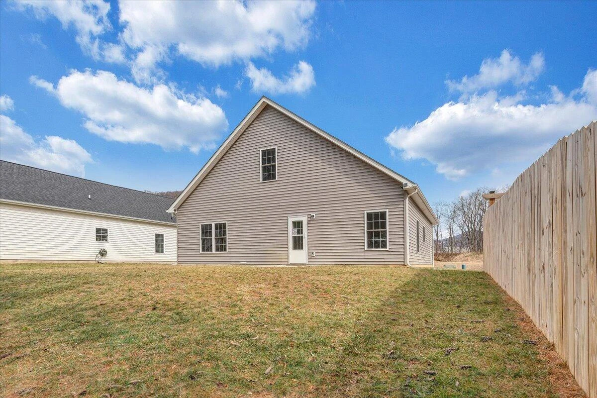 2044 Heys LN - Photo 39