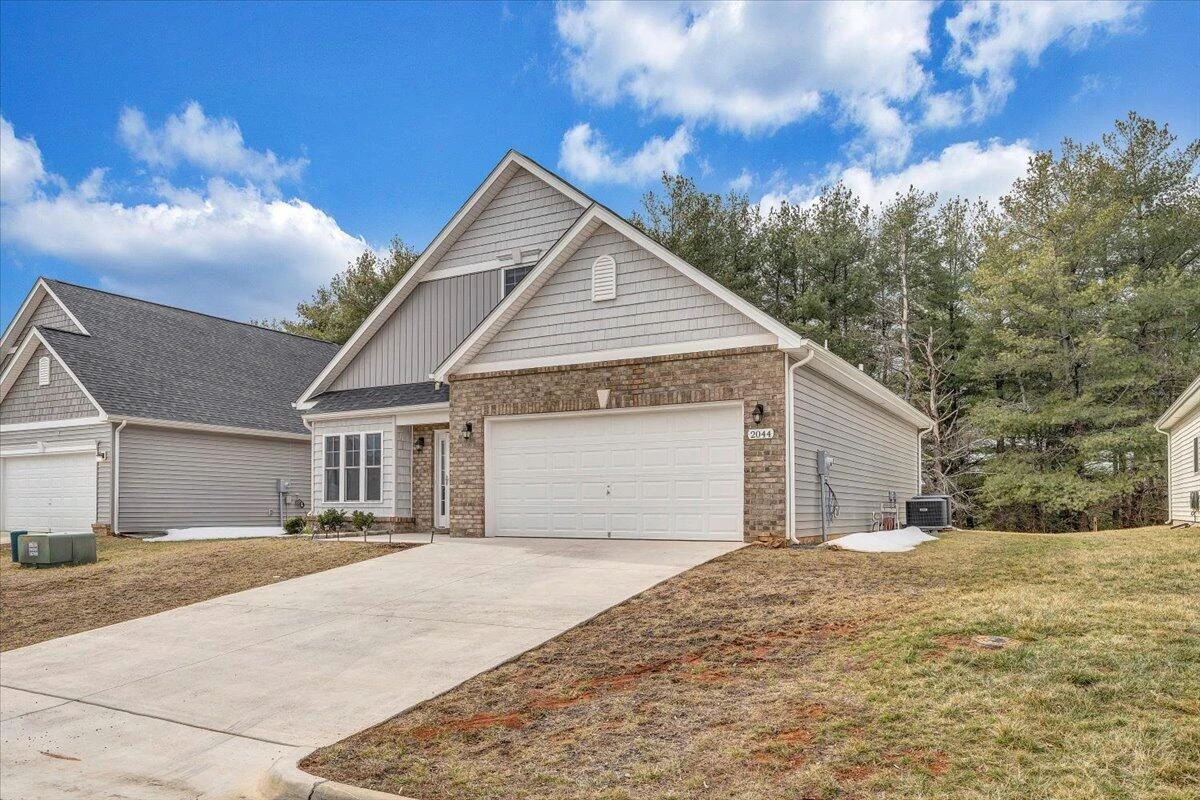 2044 Heys LN - Photo 41
