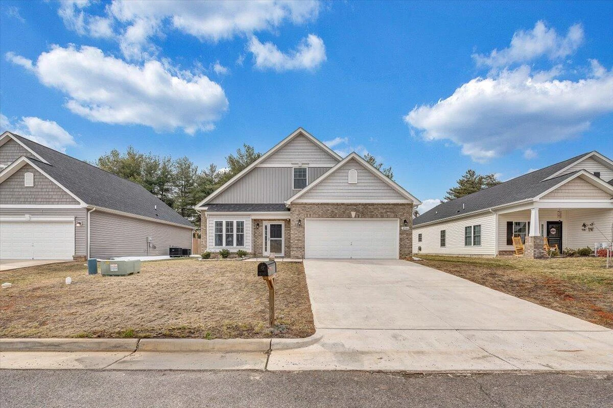 2044 Heys LN - Photo 42